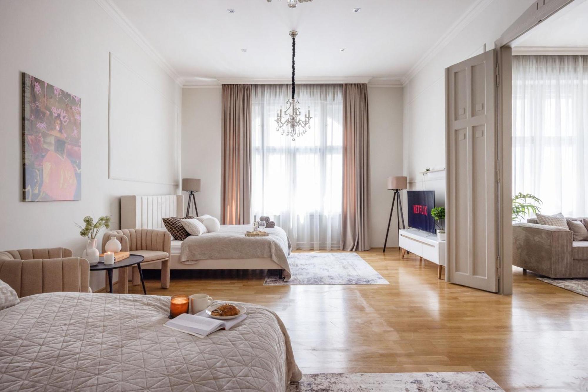 Timeless Elegant Apartment By Opera House 부다페스트 외부 사진