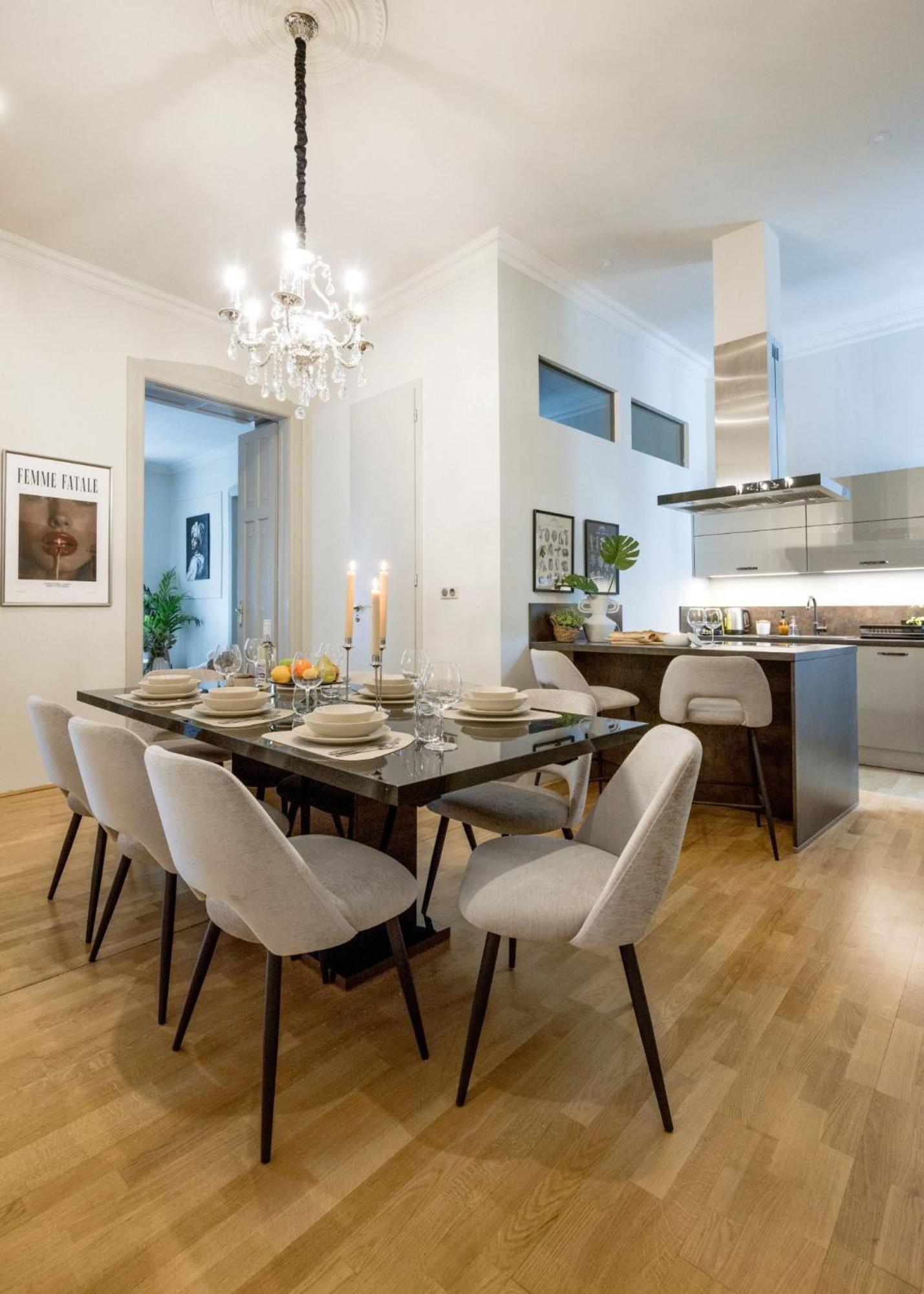 Timeless Elegant Apartment By Opera House 부다페스트 외부 사진
