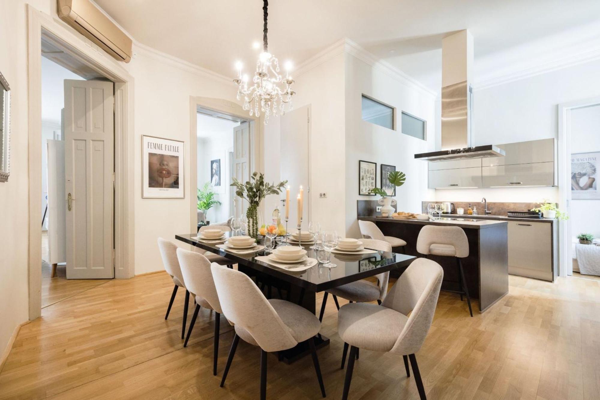 Timeless Elegant Apartment By Opera House 부다페스트 외부 사진