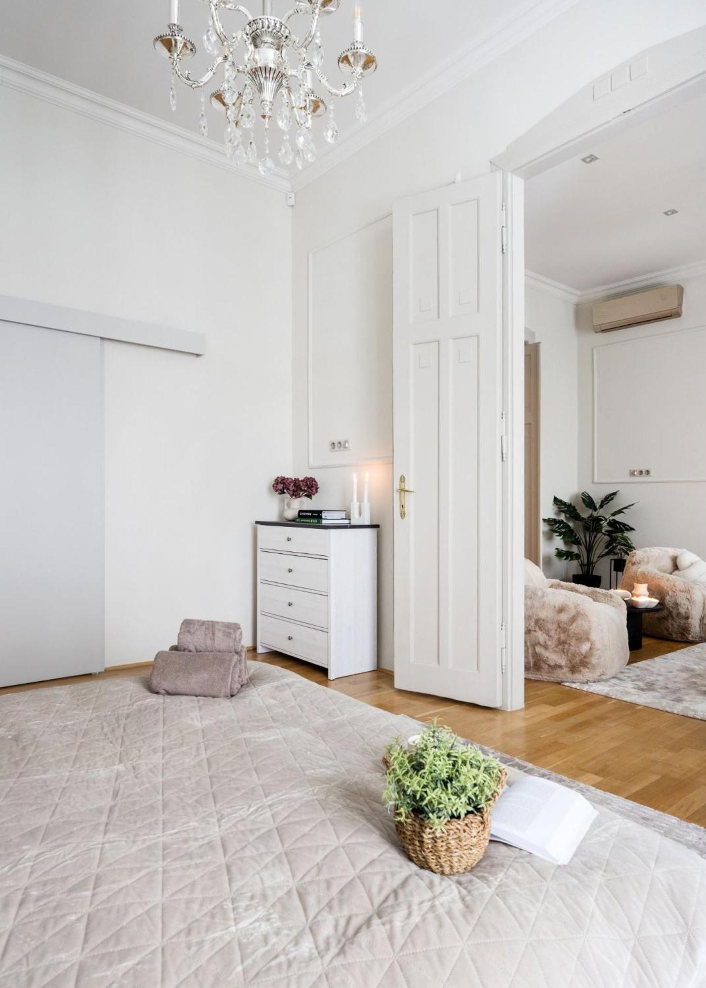 Timeless Elegant Apartment By Opera House 부다페스트 외부 사진