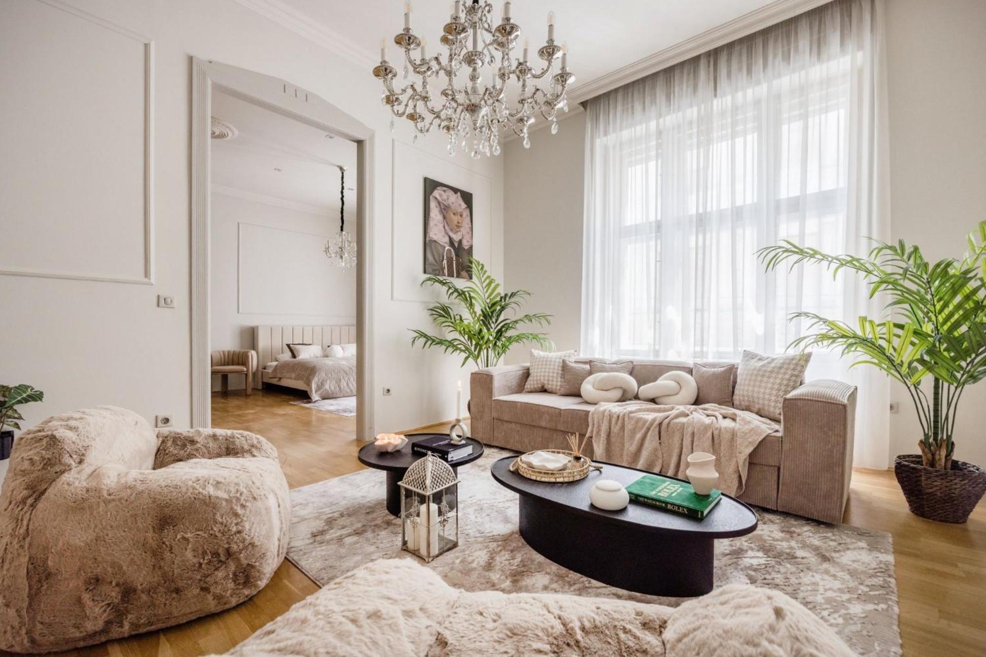 Timeless Elegant Apartment By Opera House 부다페스트 외부 사진